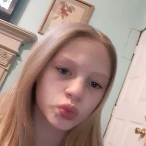 Meet your Posher, Desiree